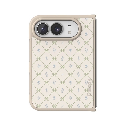 Petit Petals | Dainty Lattice Case